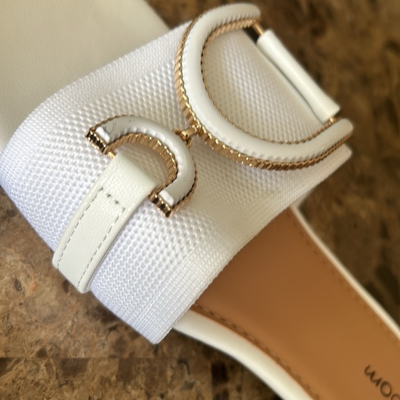 Abloom - Picture 8 of 10